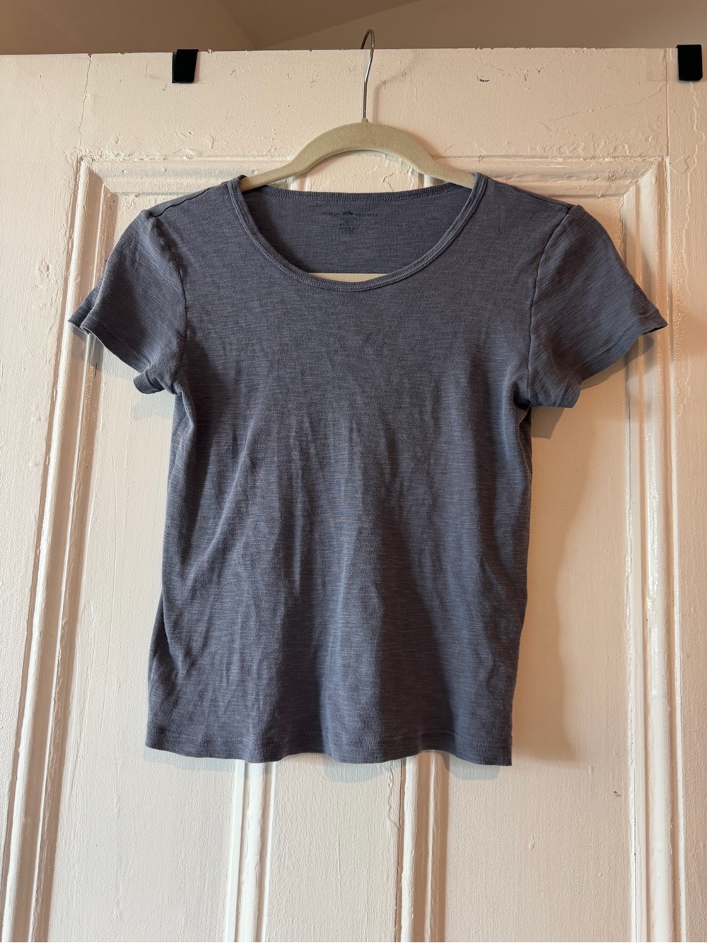 Brandy Melville Women’s Scoop-Neck Short Sleeve Tee